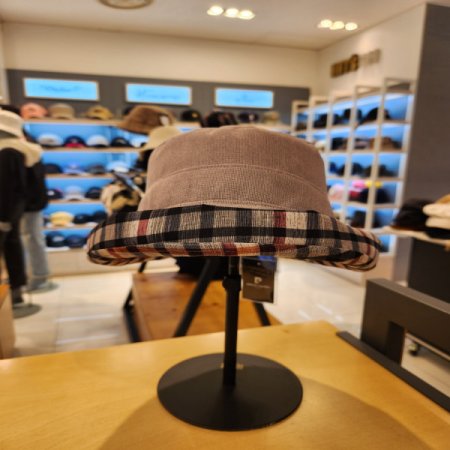 피에르가르뎅 여성 체크배색 버킷햇