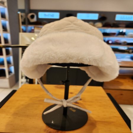 피에르가르뎅 여성 퀼팅 귀달이 방한모