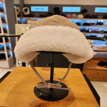 피에르가르뎅 여성 퀼팅 귀달이 방한모