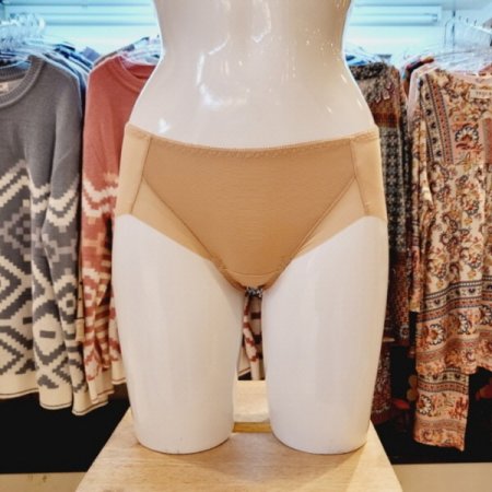 스킨색 깔끔한 헴라인 여성팬티
