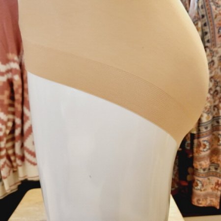 스킨색 깔끔한 헴라인 여성팬티