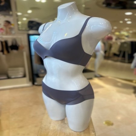 봄 광고 서브 노와이어 브라팬티세트