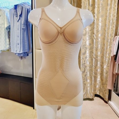 강한 보정 몰드C컵 바디쉐이퍼