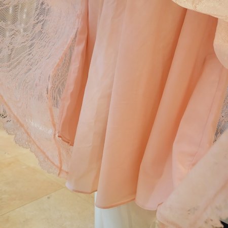 스트랍 올 오버레이스 원피스 속가운