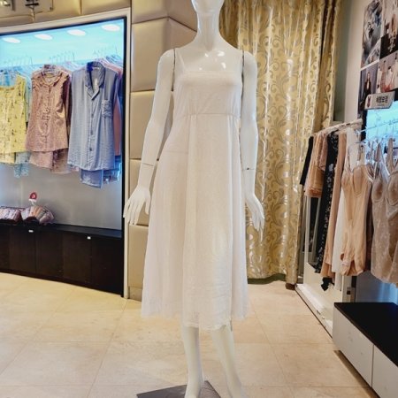 스트랍 올 오버레이스 원피스 속가운