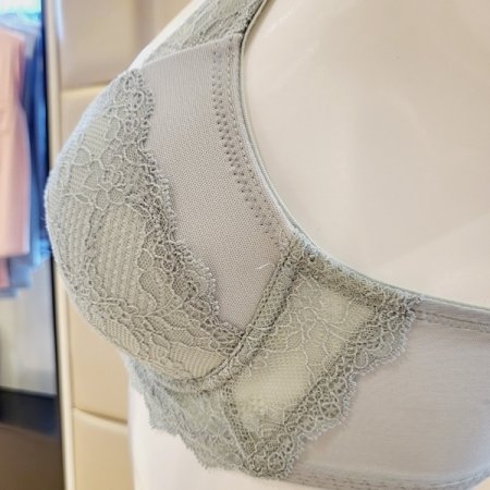 레이스 볼륨 노와이어브라 헴팬티세트