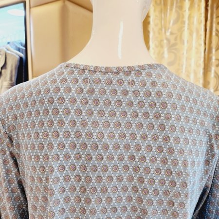 브이넥 보더 꽃나염 스판 홈웨어상의