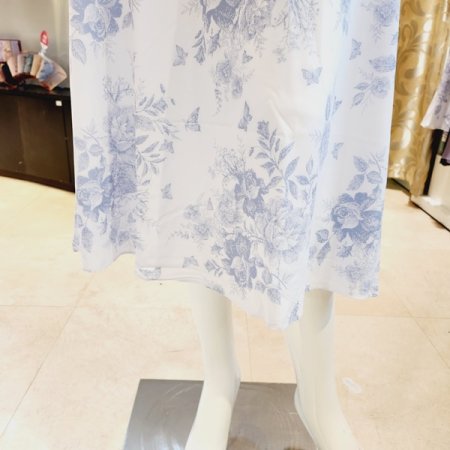 초경량 하늘하늘한 컵내장 원피스가운