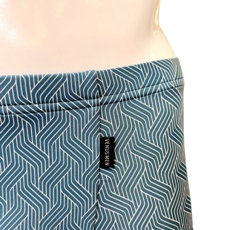 부드러운 노라인 남자 드로즈