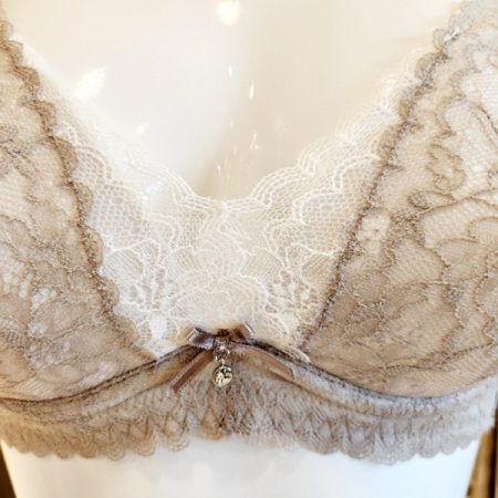 CD컵 레이스몰드보정브라 헴팬티세트