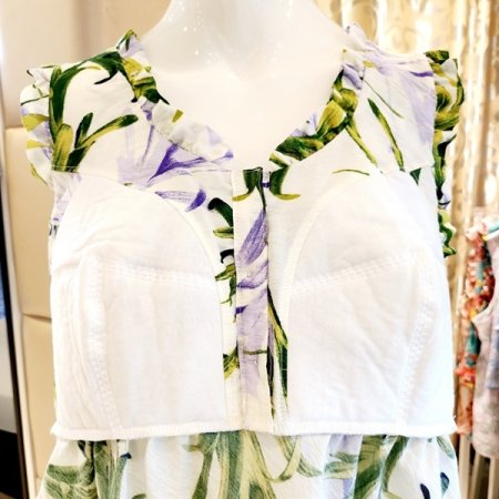 화사한 프린트 패드상의 홈웨어세트