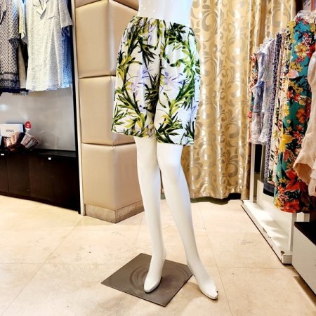 화사한 프린트 패드상의 홈웨어세트