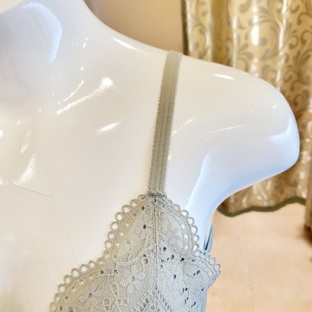 C컵 펀칭디테일 노와이어브라