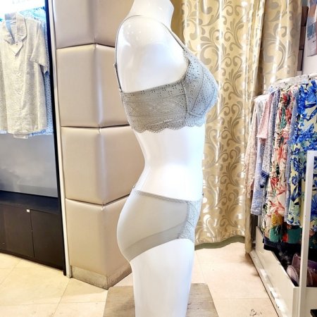 펀칭디테일 노와이어브라 속옷세트