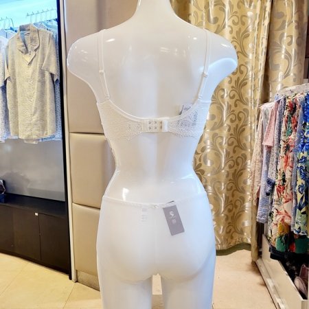 펀칭디테일 C컵노와이어브라 팬티세트