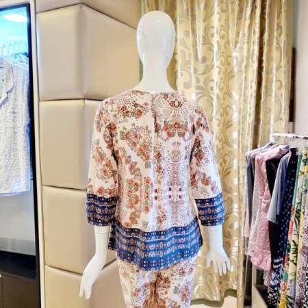 스판 기모가공 꽃나염 홈웨어상의