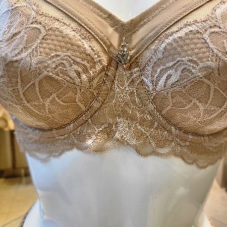 EF컵미듐파워풀사이드 보정브라