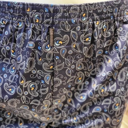 엔틱 페이즐리나염 트렁크