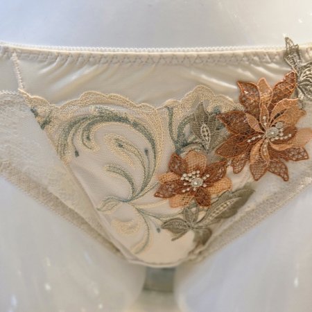 와코루 CD컵오리엔탈 감각보정브라팬티BE