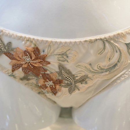 와코루 CD컵오리엔탈 보정 브라햄팬티BE