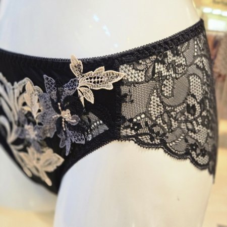 오리엔탈 감각보정브라팬티BK