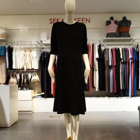 홀가먼트캐시미어크루넥하프슬리브원피스