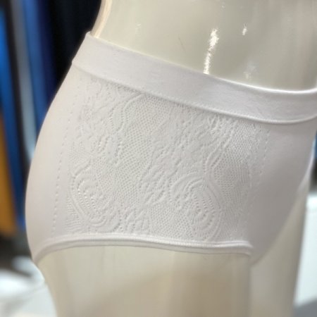 레이스 풀브리프