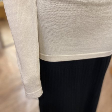 파인니트 슬림핏 롱슬리브 터틀탑