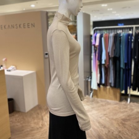 파인니트 슬림핏 롱슬리브 터틀탑