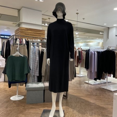 모달 모크넥 루즈핏 롱슬리브 롱드레스