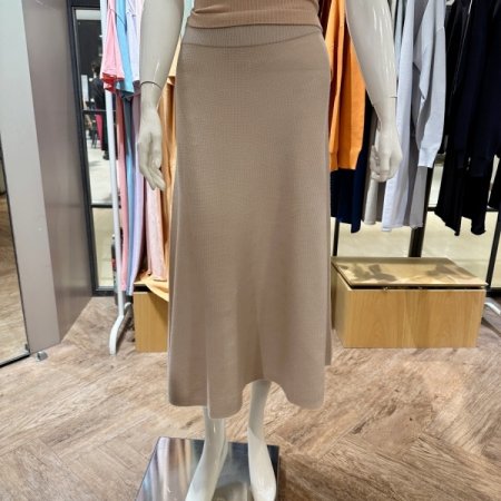 A라인 롱 스커트