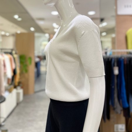 브이넥 반팔 니트
