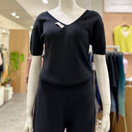 브이넥 반팔 니트