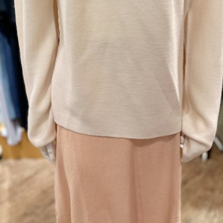 라운드 볼륨 니트