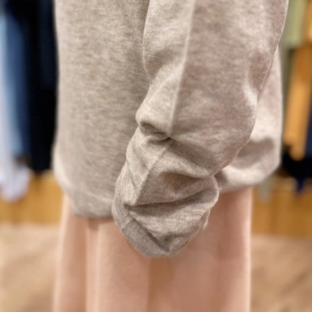 절개 긴팔 니트