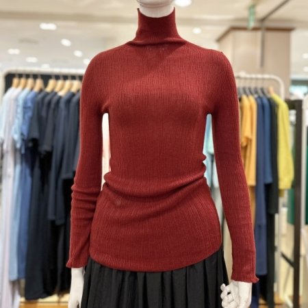 주름 터틀넥 니트