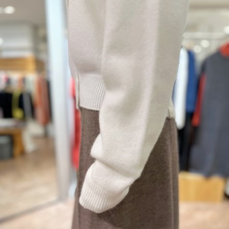 캐시미어 슬림 버튼 풀오버 니트