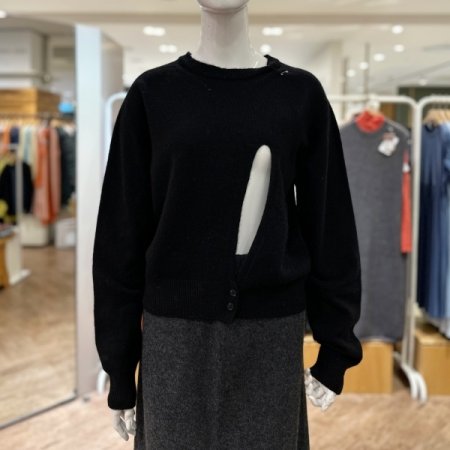 캐시미어 슬림 버튼 풀오버 니트