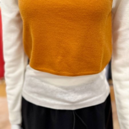 크롭 라운드 니트 베스트