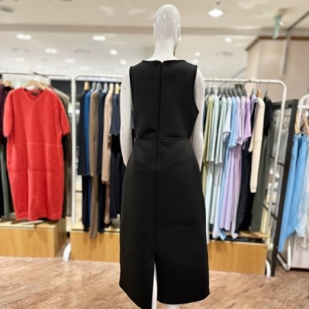 민소매 볼륨 라운드 원피스