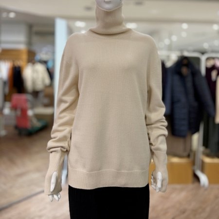 여성 터틀넥 니트