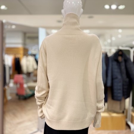 여성 터틀넥 니트