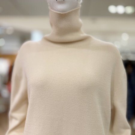 여성 터틀넥 니트