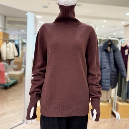 여성 터틀넥 니트