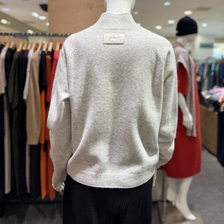 캐시 혼방 모크넥 니트