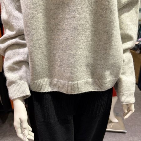 캐시 혼방 모크넥 니트