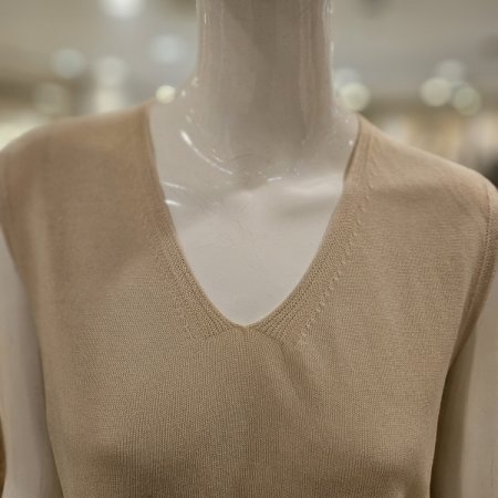 브이넥 홀가먼트 플레인 민소매 니트