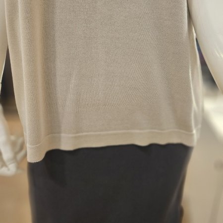 브이넥 홀가먼트 플레인 민소매 니트