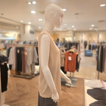 브이넥 홀가먼트 플레인 민소매 니트