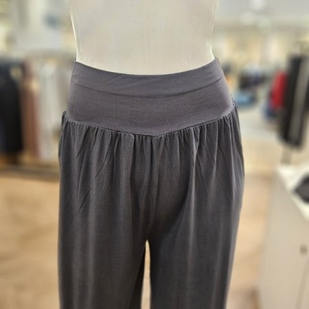 세컨스킨 모달 라이트 와이드팬츠